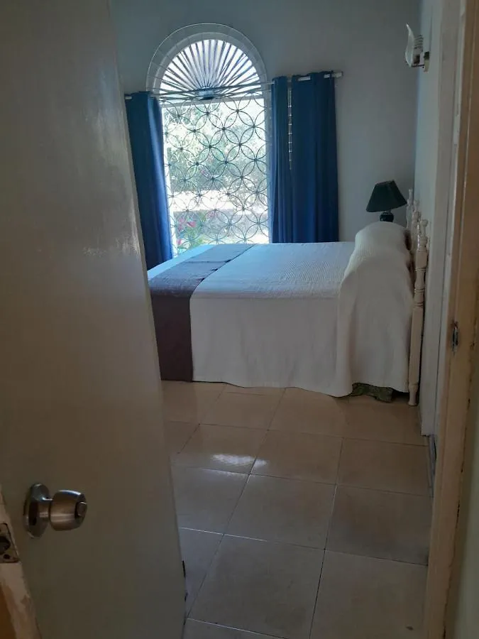 Villa Chinnor-Kent Ave Montego Bay Jamajka