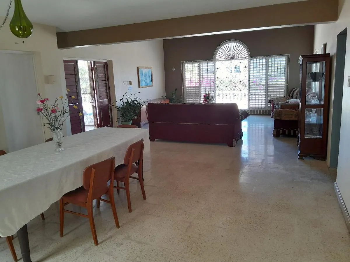 Villa Chinnor-Kent Ave Montego Bay