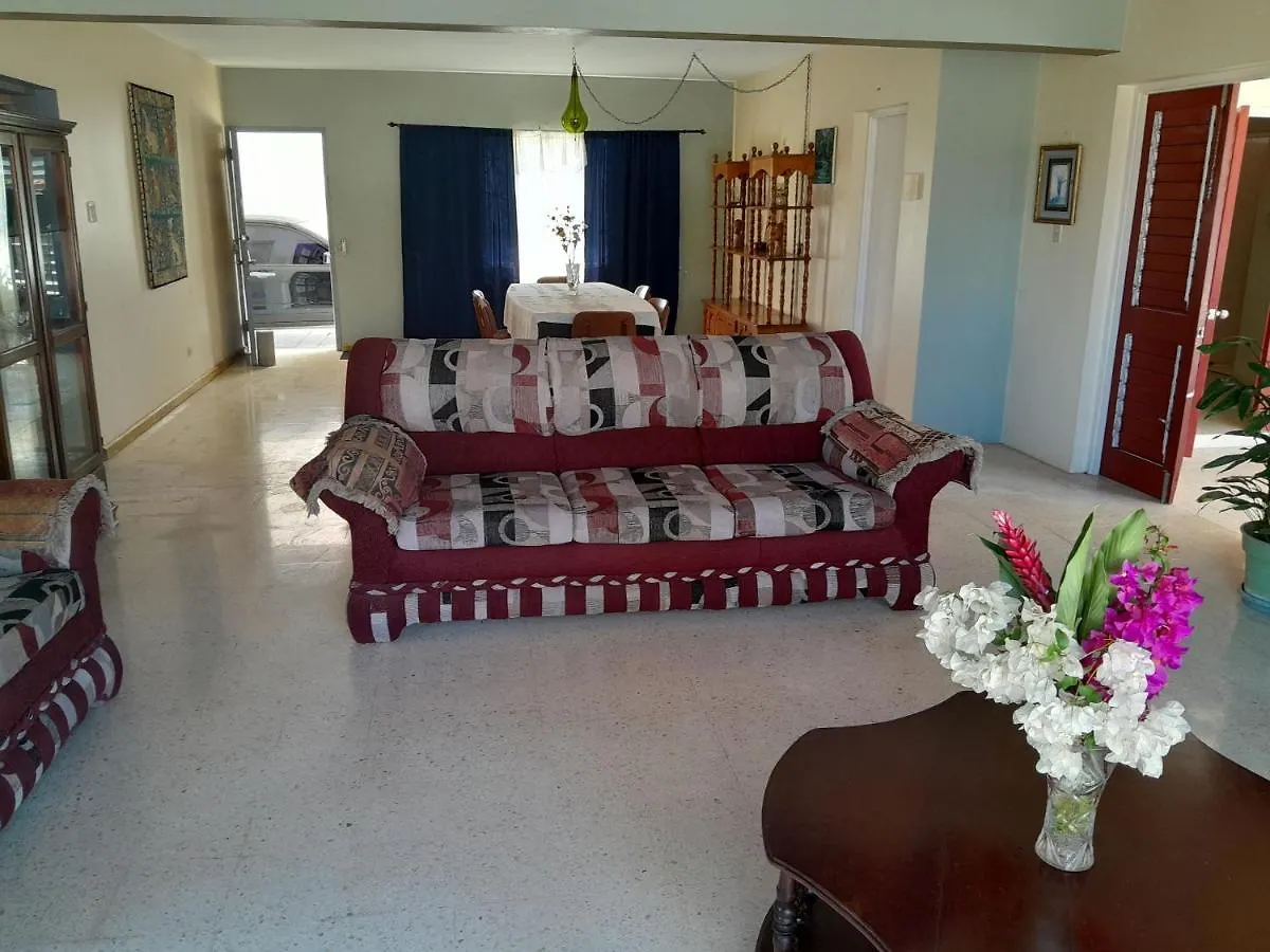 Villa Chinnor-Kent Ave Montego Bay